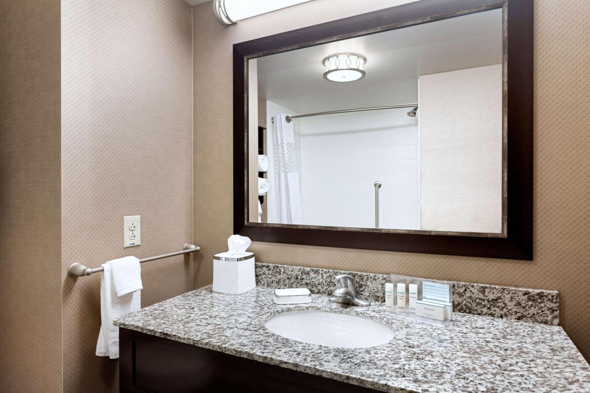 Hampton Inn Lewiston-Auburn Ngoại thất bức ảnh